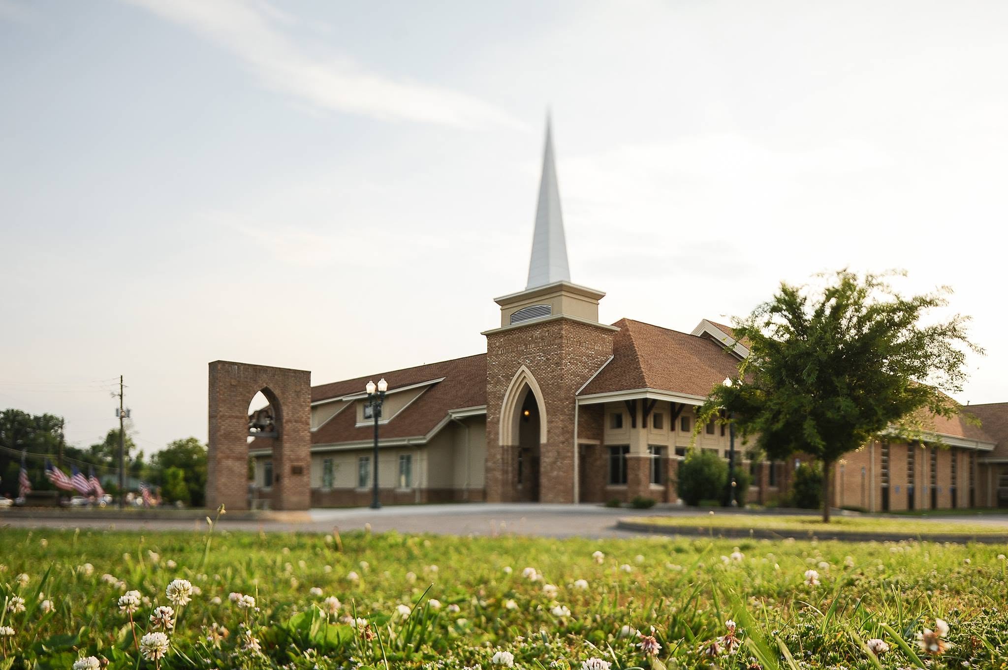 Ringgold United Methodist Church sanctuary and steeple